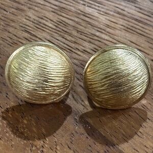 Accesocraft gold tone domed clip earrings vintage retro glam